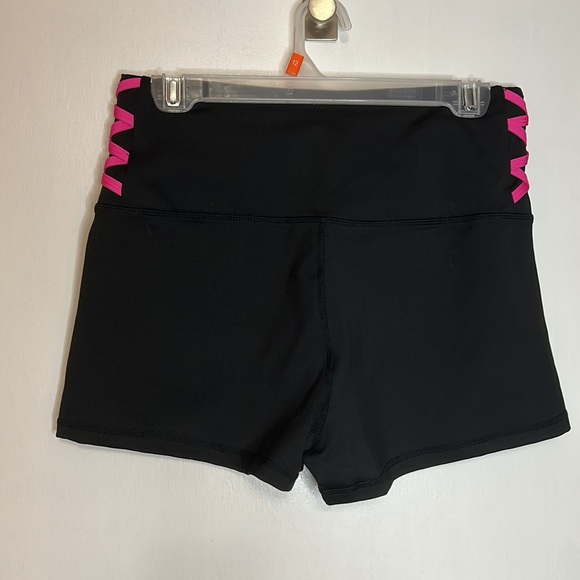 Yoga Shorts - Picture 2 of 4